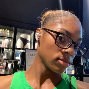 Meet your Posher, Erica